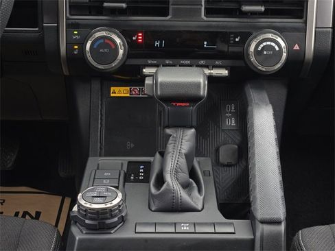 Certified 2025 Toyota 4Runner TRD Off-Road image 20