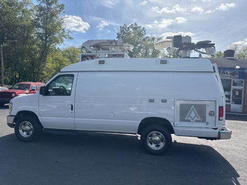 Used 2014 Ford E-350 and Econoline 350 Extended Super Duty w/ Premium Van Group image 8