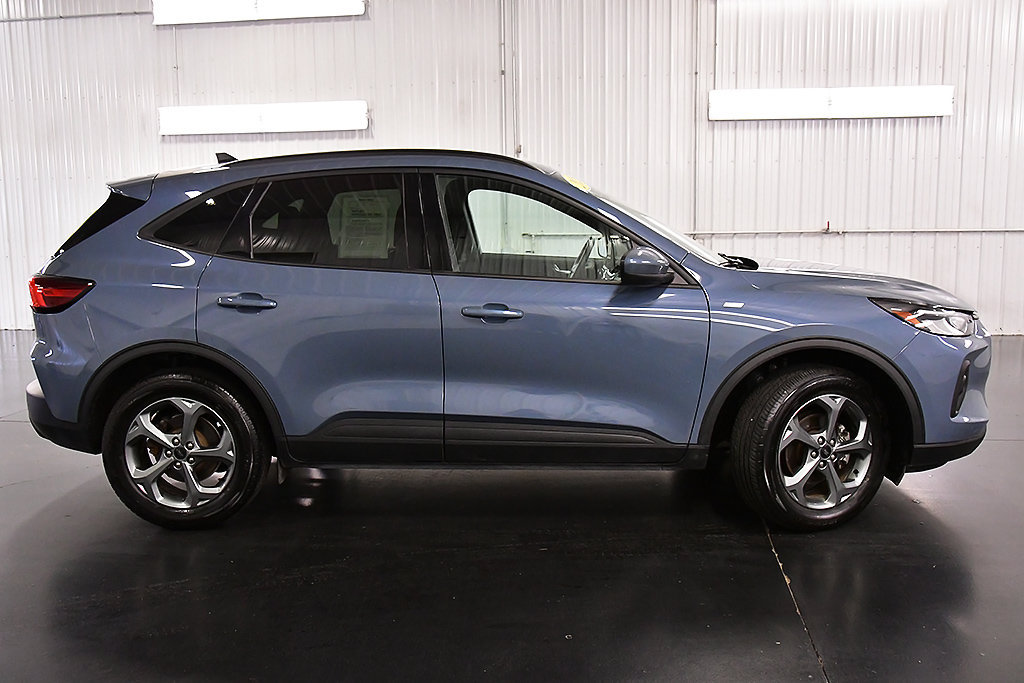 Used 2025 Ford Escape ST-Line Select AWD/4WD image 8