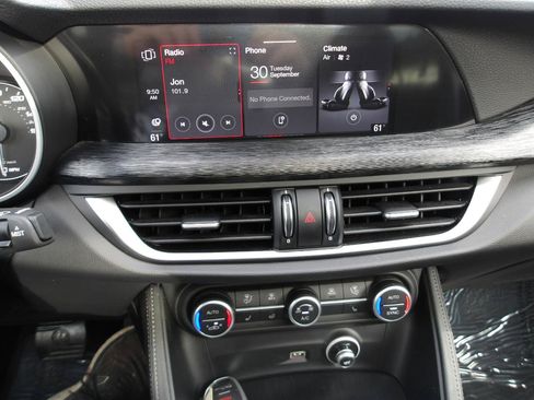 Used 2021 Alfa Romeo Stelvio Sprint w/ Nero Edizione AWD/4WD image 19