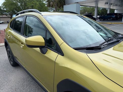 Used 2021 Subaru Crosstrek 2.0i Premium w/ Popular Package #2 AWD/4WD image 14