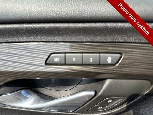 Used 2024 GMC Terrain SLT image 33