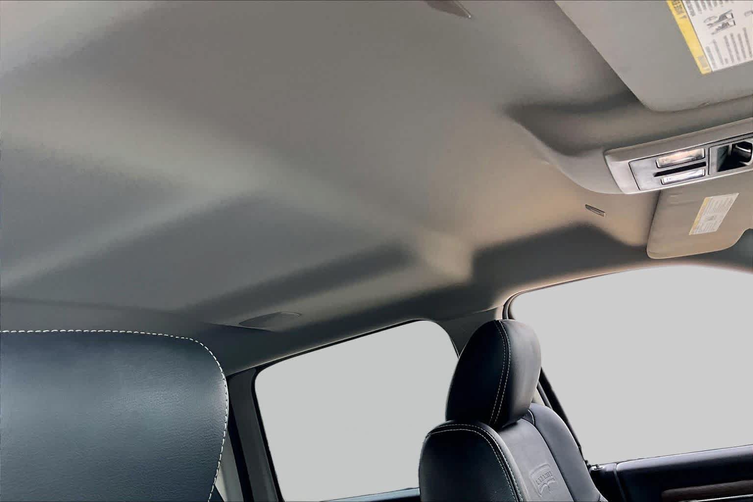 Used 2018 RAM 1500 Laramie w/ Convenience Group AWD/4WD image 14