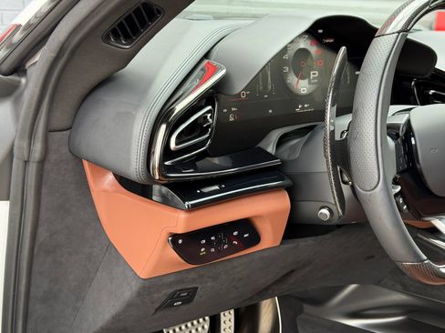 Used 2025 Ferrari Purosangue AWD/4WD image 26