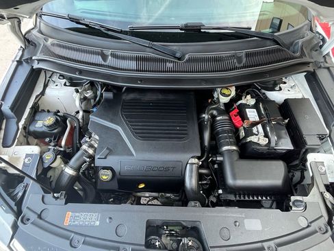 Used 2017 Ford Explorer Platinum image 38