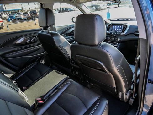 Used 2024 GMC Terrain SLT image 22