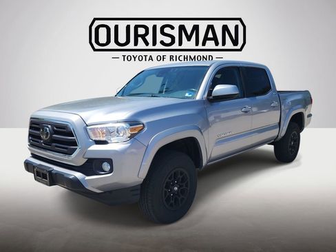 Used 2019 Toyota Tacoma SR5 AWD/4WD image 3