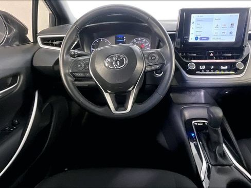 Used 2025 Toyota Corolla SE w/ Convenience Package FWD image 8