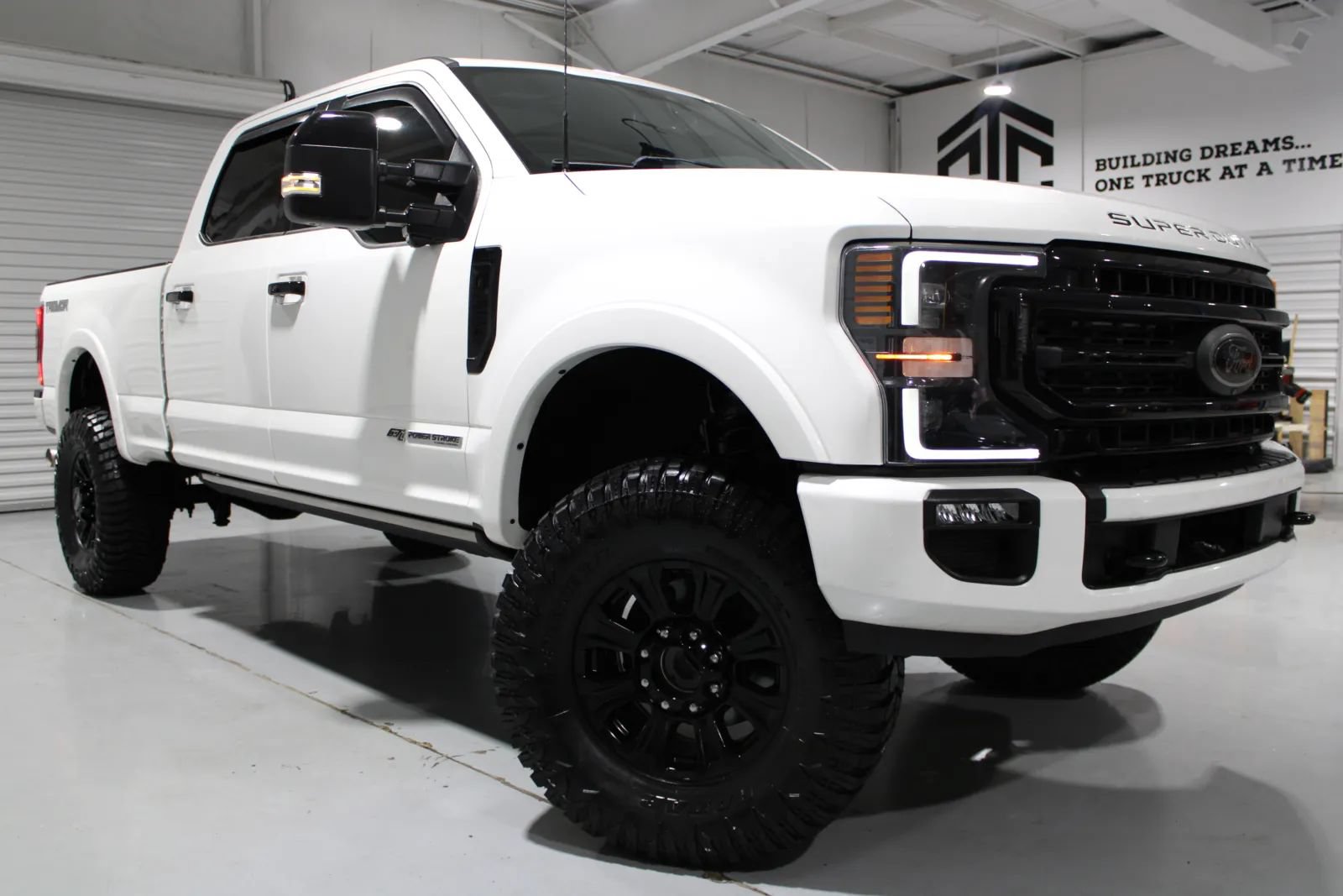 Used 2022 Ford F250 Lariat w/ Tremor Off-Road Package AWD/4WD image 3