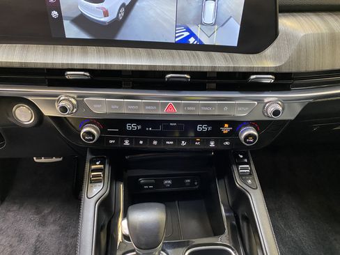 Used 2024 Kia Telluride SX w/ Towing Package image 50