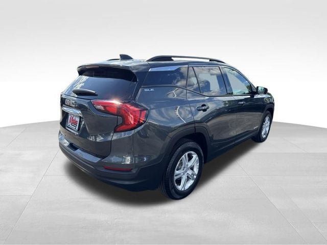 Used 2018 GMC Terrain SLE w/ Driver Convenience Package FWD image 4