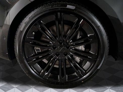 New 2026 Land Rover Range Rover Long Wheelbase SE AWD/4WD image 9
