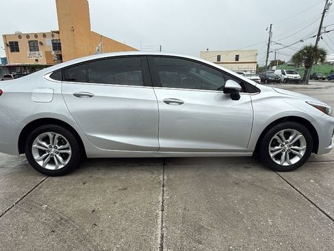 Used 2019 Chevrolet Cruze LT w/ LT Fleet Convenience Package image 15