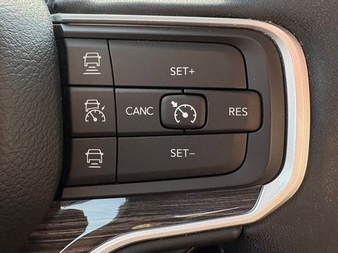 Used 2022 Jeep Wagoneer Series III w/ Premium Group I image 8