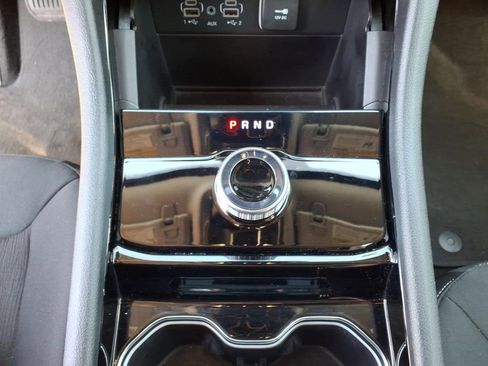 Used 2023 Jeep Grand Cherokee Laredo image 14