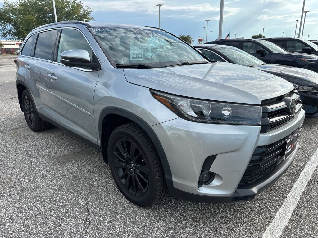 Used 2019 Toyota Highlander SE AWD/4WD image 6