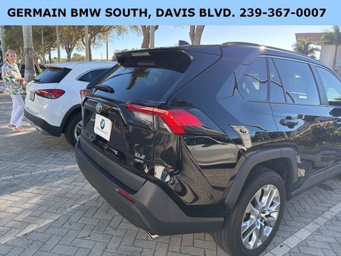 Used 2023 Toyota RAV4 XLE Premium image 9