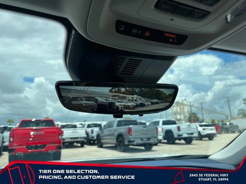 Used 2025 Buick Envision Avenir AWD/4WD image 33