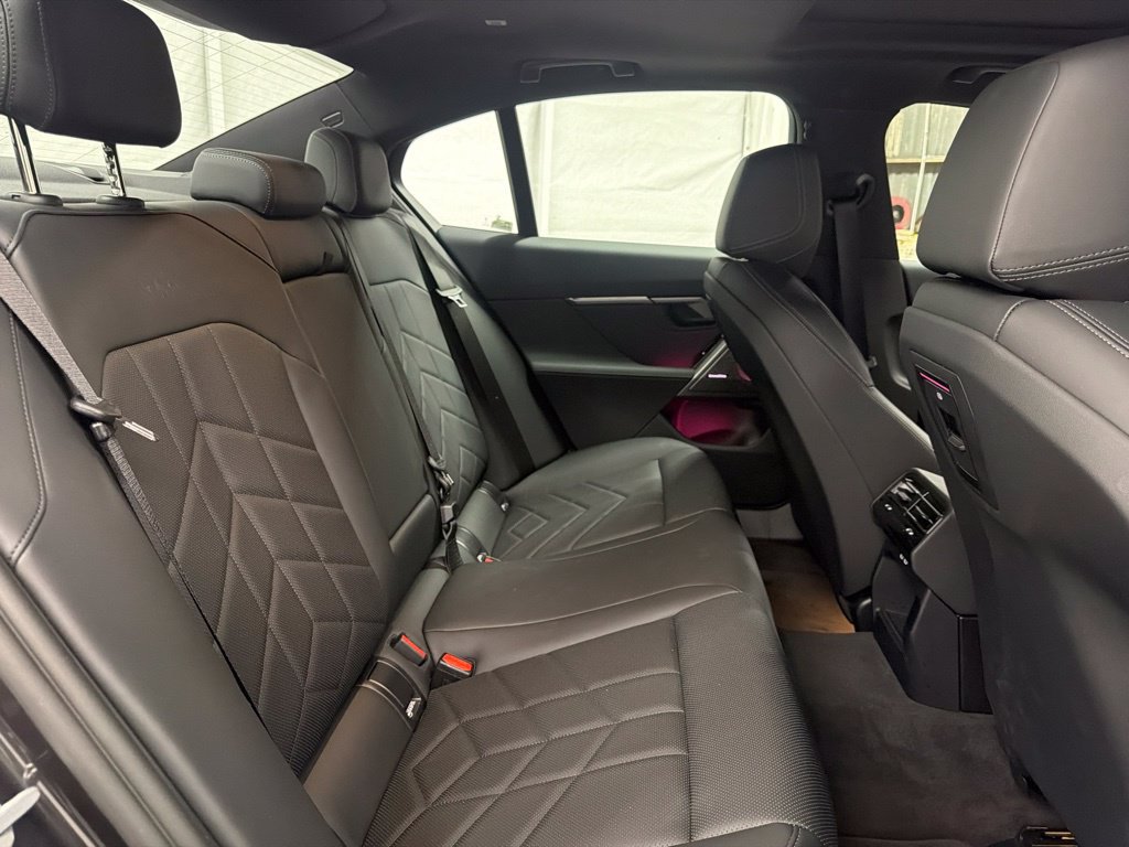 Used 2026 BMW i5 eDrive40 w/ Convenience Package RWD image 11