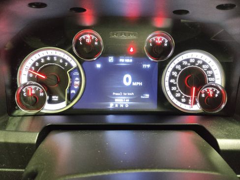 Used 2023 RAM 1500 Classic SLT w/ Trailer & Traction Group AWD/4WD image 23