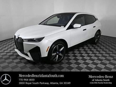 Used 2022 BMW iX xDrive50 w/ Sport Package image 1