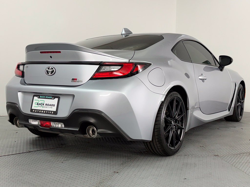 Used 2023 Toyota GR86 Premium w/ ALL Weather Mat Package (TMS) RWD image 8