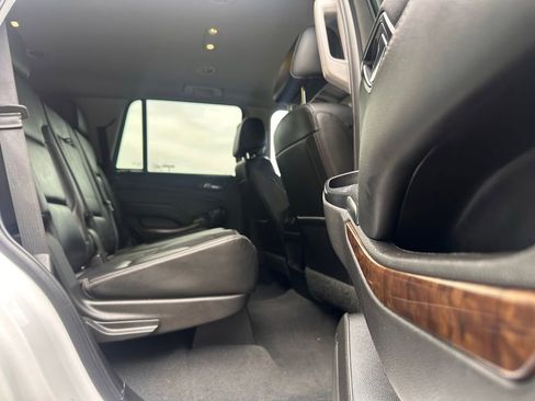 Used 2019 Chevrolet Tahoe LT w/ Luxury Package RWD image 27