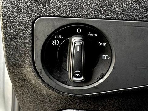 Used 2019 Volkswagen Tiguan SEL image 20