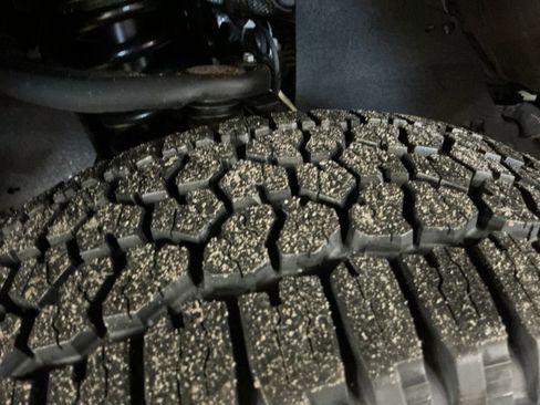 Certified 2022 Toyota Tacoma Limited image 11