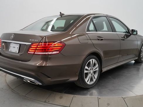 Used 2014 Mercedes-Benz E 250 BlueTEC 4MATIC Sedan image 7