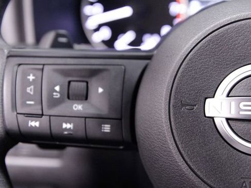 Used 2023 Nissan Rogue S image 24