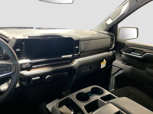 Used 2025 Chevrolet Silverado 1500 LT image 24