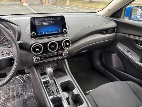 Used 2025 Nissan Sentra SV image 30