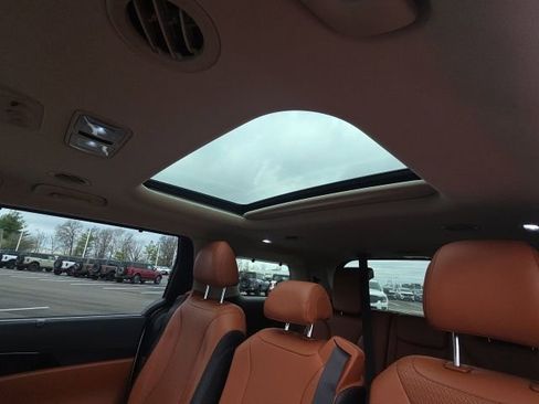 Used 2024 Kia Carnival SX Prestige image 25