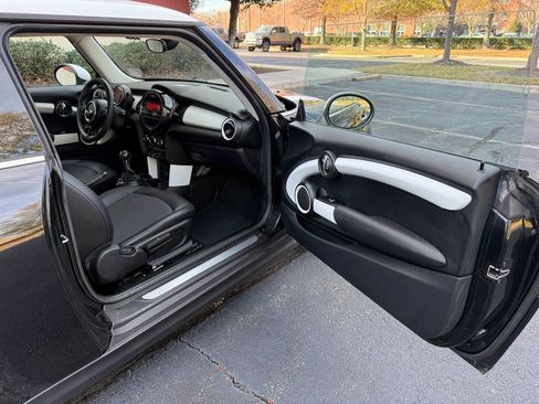 Used 2015 MINI Cooper 2-Door Hardtop image 11