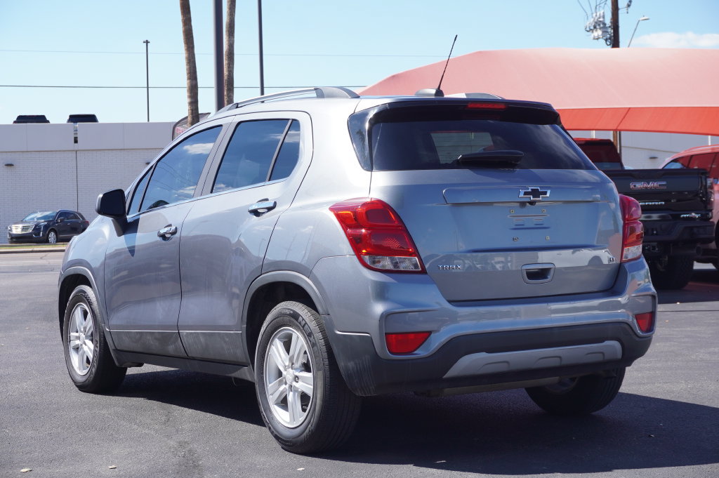 Certified 2020 Chevrolet Trax LT w/ LT Convenience Package FWD image 3