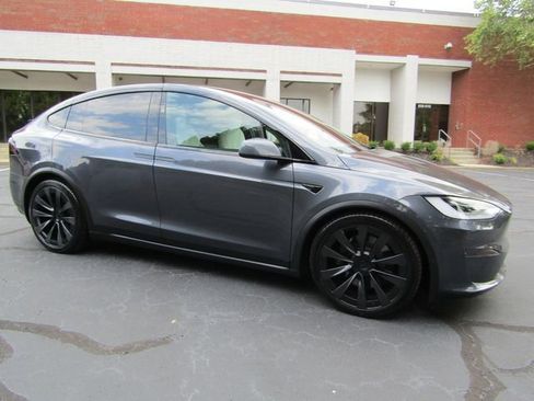 Used 2022 Tesla Model X Plaid image 7