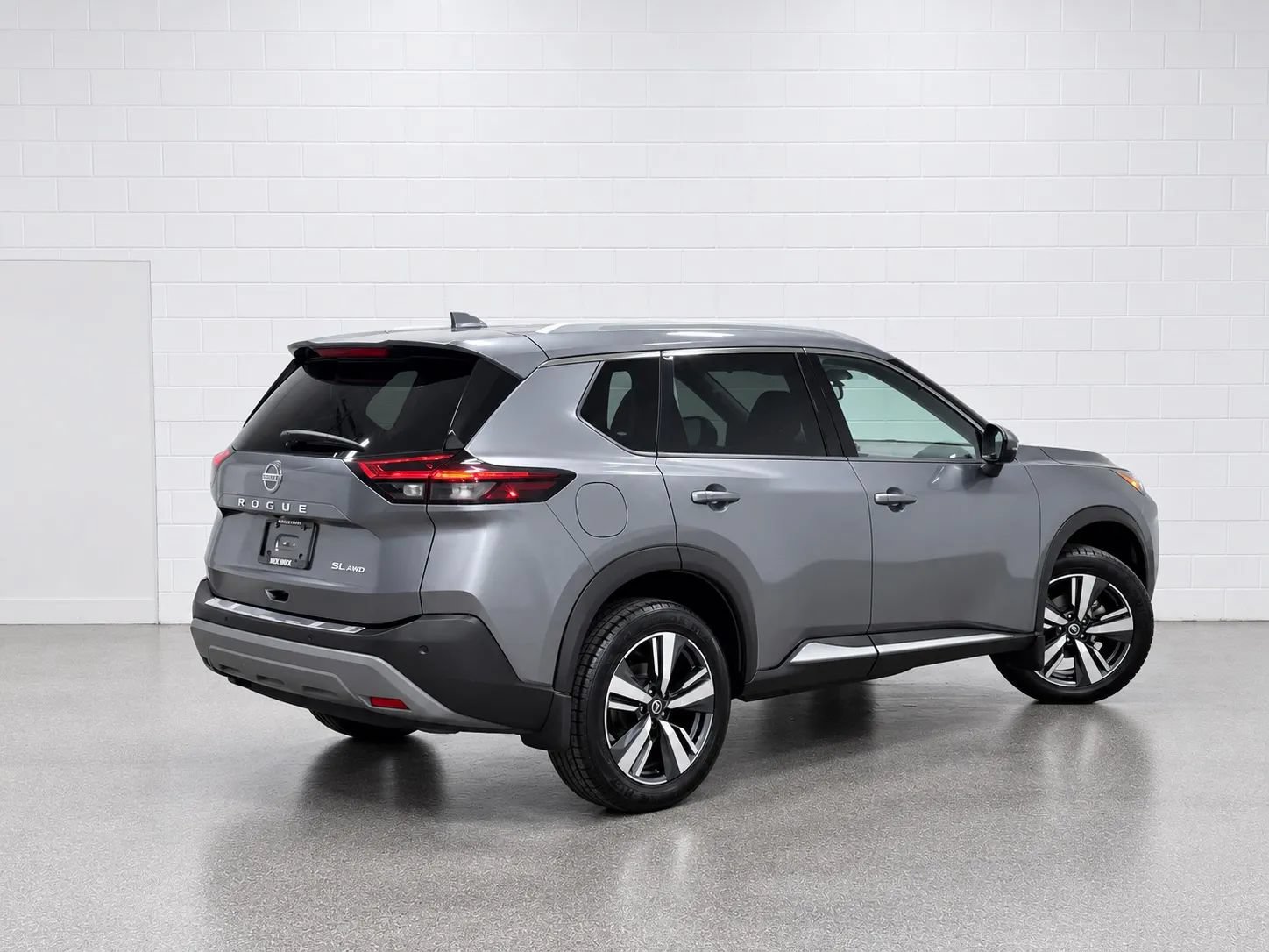 Used 2021 Nissan Rogue SL AWD/4WD image 3