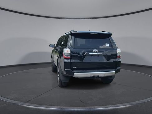 Used 2024 Toyota 4Runner TRD Off-Road AWD/4WD image 7