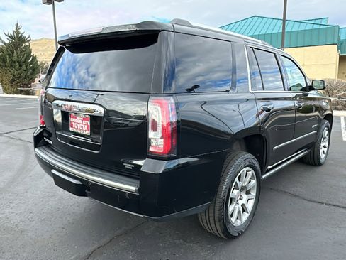 Used 2017 GMC Yukon Denali image 3