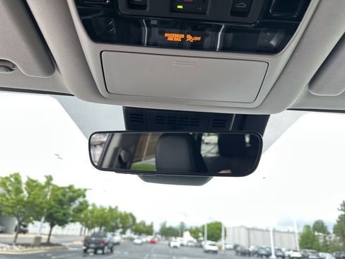 Used 2024 Toyota Grand Highlander AWD Hybrid image 27