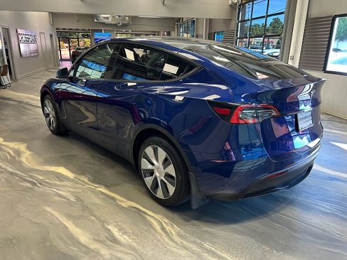 Used 2021 Tesla Model Y Long Range AWD/4WD image 33