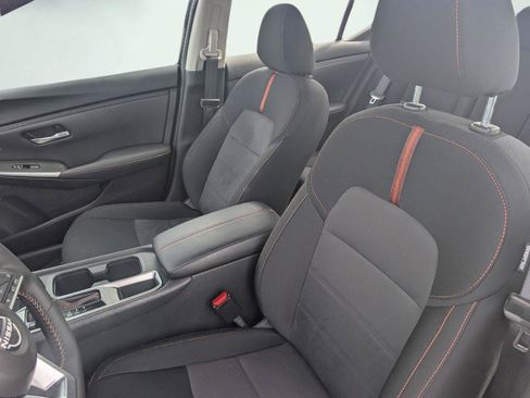 Certified 2025 Nissan Sentra SR FWD image 12