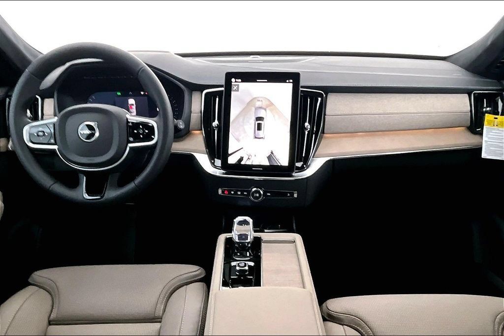 New 2026 Volvo XC90 T8 Plus w/ Protection Package Premier AWD/4WD image 5