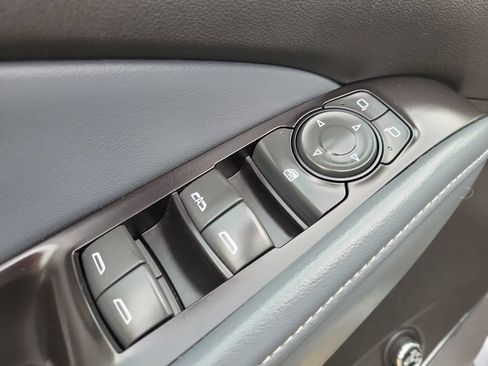Used 2019 Buick Enclave Essence AWD/4WD image 19