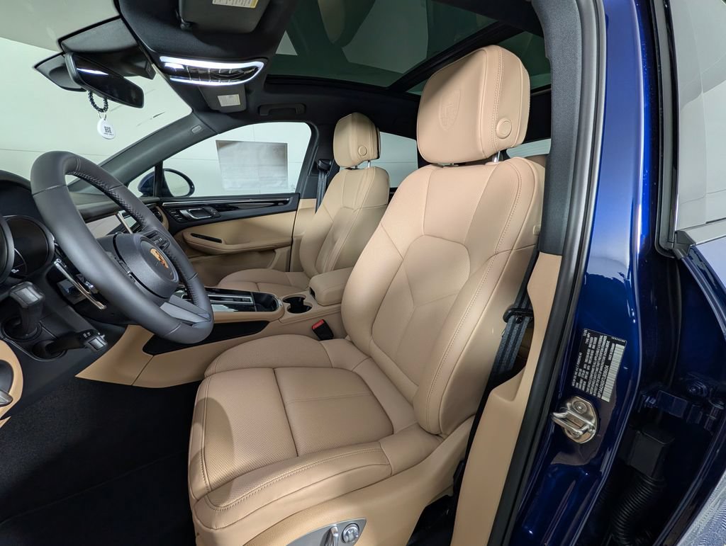 New 2026 Porsche Macan AWD/4WD image 5