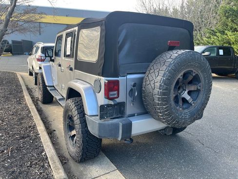 Used 2013 Jeep Wrangler Unlimited Sahara w/ Dual Top Group image 4