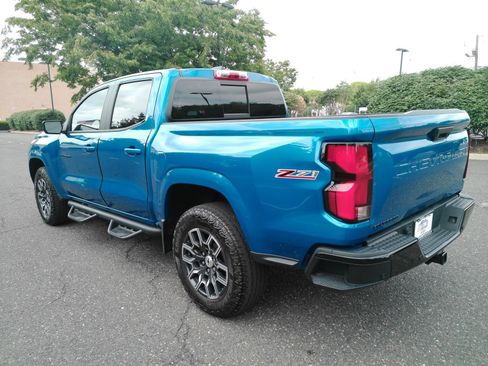 Used 2023 Chevrolet Colorado Z71 w/ Z71 Convenience Package 2 AWD/4WD image 5