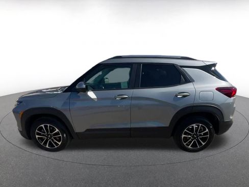 Used 2025 Chevrolet TrailBlazer LT image 9