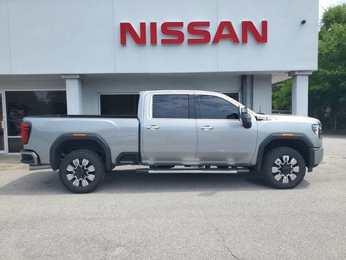 Used 2024 GMC Sierra 3500 Denali w/ Denali Reserve Package AWD/4WD image 7